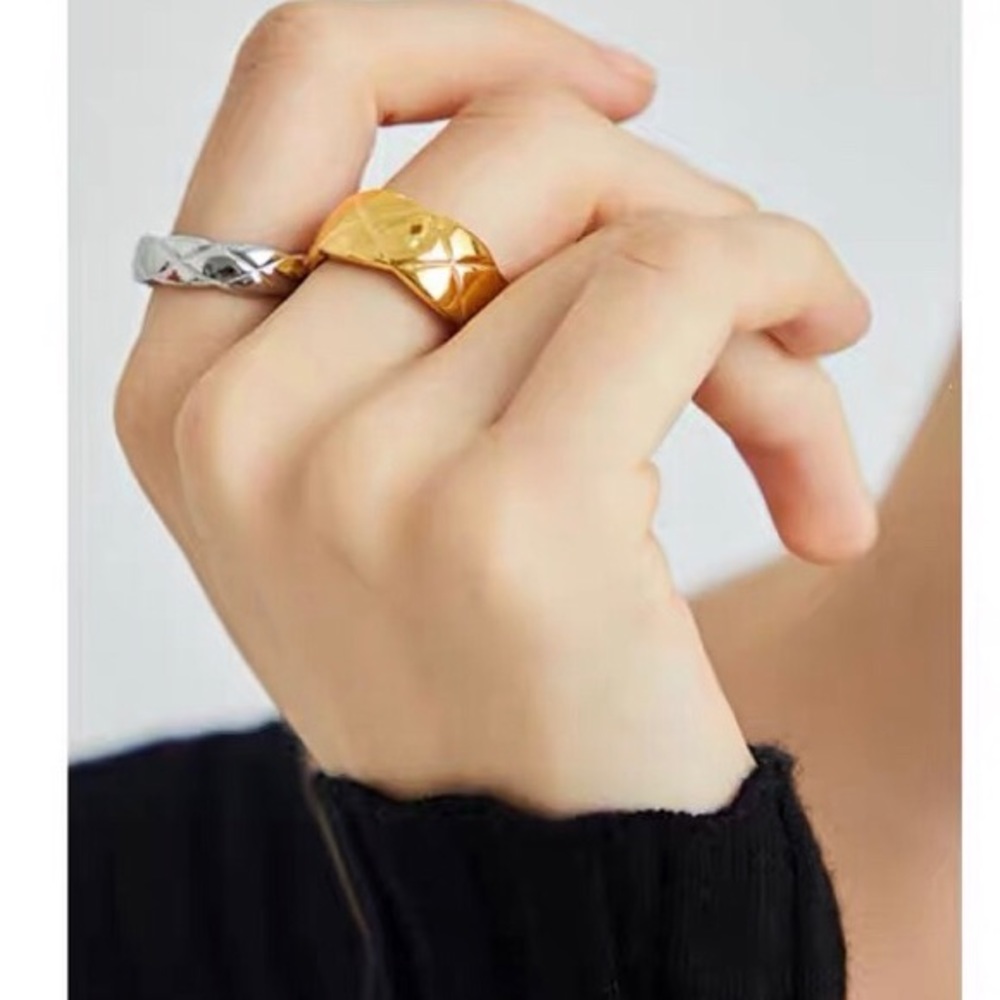 18K Gold Plated Minimalist Crush Wide Band Ring - Picture 3 of 8